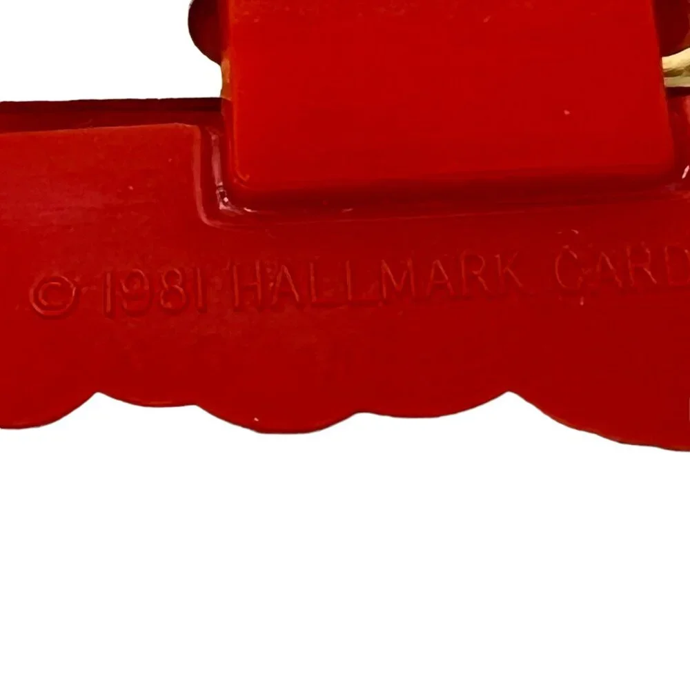 Hallmark‎ Red Bird Brooch 1981 Christmas Vintage Plastic Pin